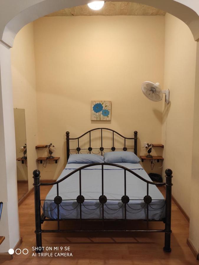 Floriana One Bedroom Studio House Bagian luar foto